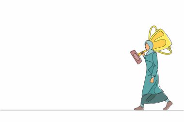 Aralıksız bir çizgide, Arap iş kadını zaferin sembolü olarak büyük kupa taşıyor. İş konsepti başarı ve rekabet. Tek çizgi çizimi tasarım vektörü grafik çizimi