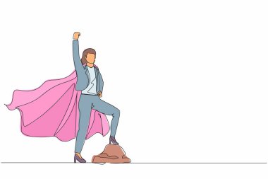 Ofis ceketli süper kahraman iş kadını peleriniyle yukarı doğru uçuyor. Başarılı olduğu için sevinçli bir kadın yumruğunu kaldırıyor. Tek çizgi çizimi tasarım vektör çizimi