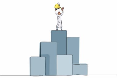 Büyük grafik çubuğunda duran ve kupayı kaldıran tek sıra Arap işadamı. Kazanan poz. Başarı, hedef, başarı ve konsept. Bir çizgi çizimi grafik tasarım vektör çizimi