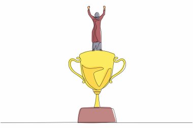 Tek sıra geri çekilen Arap iş kadını ödülün üstünde duruyor. İş için başarı ve takdir metaforu. Kadın iş ödülünü kutluyor. Devamlı çizgi tasarım grafik vektörü