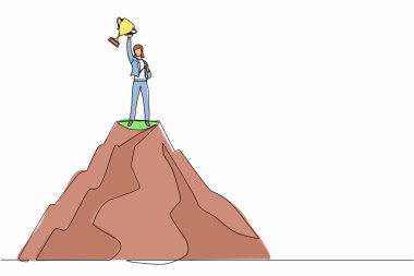 Tek sıra halinde başarılı olun. Dağın tepesindeki iş kadını elini kaldırarak kupayı tutuyor. Kazanan, mutluluk, hedefe ulaşmak. Devamlı çizgi tasarımı grafik vektör illüstrasyonu