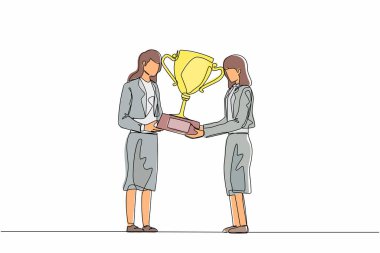 Tek sıra halinde iş kadını birincilik ödülünü kazanıyor. İş kadınına altın kupa veren bir kız. Kazanmak, liderlik, başarı konsepti. Dinamik bir çizgi grafik tasarım vektörü