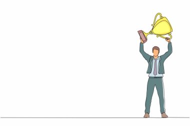 Tek sıra halinde işadamı ayakta durup kupayı kaldırıyor. Kariyer hedefi ikonu. Zafer işareti ya da sembol. Kazanan poz. Başarı, hedef, başarı konsepti. Devamlı çizgi çizimi grafik vektörü