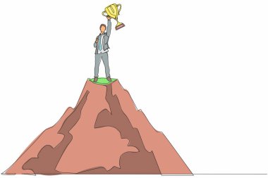 Tek sıra halinde başarılı olun. Dağın tepesinde el kaldırarak ödül alan bir iş adamı. Kazanan, mutluluk, hedefe ulaşmak. Aralıksız çizgi çizimi tasarım grafik vektör çizimi