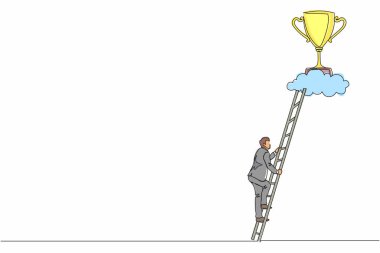 Tek sıra halinde iş adamı bulutların üzerinden kupa için tırmanıyor. İşadamı başarıya ulaşmak için merdivene tırmanıyor. Başarılı olmak için motivasyon konsepti. Bir çizgi çizimi grafik tasarım vektör çizimi