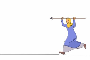 Tek sıra halinde koşan ve elinde büyük bir ok tutan Arap bir iş kadını. Gol başarı konsepti. İş amacı, amaç, strateji başarısı. Bir çizgi çizimi grafik tasarım vektör çizimi