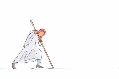 Arap işadamı hedefini okla çizmeye devam ediyor. Oku tutan adam, hedefi yerde vurdu. Amaçlara ulaşmak. Pazarlama hedef stratejisine odaklan. Tek çizgi çizimi tasarım vektörü grafiği