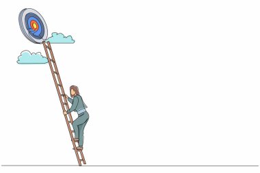 Sürekli bir çizgi çizerek hedefe doğru merdiven çekiyor. Blazer ceketli hoş bir iş kadını hedefin tepesine çıkıyor. İş konsepti. Hedefe ulaşılıyor. Merdiven gökyüzü. Nişan alma stratejisi. Tek çizgi çizme tasarım vektörü