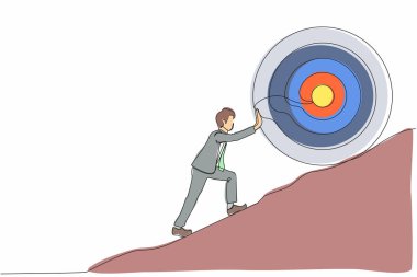 Tek sıra halinde iş adamı büyük hedefi dağa doğru itiyor. Maaşlı adam dev hedefi yukarı itiyor. Çok zor. Çok büyük bir hedef zor olabilir. Bir çizgi çizimi grafik tasarım vektörü