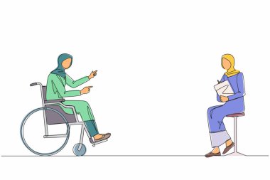 Ofisteki iş görüşmesinde engelli bir Arap kadını tek sıra halinde çekmek. Tekerlekli sandalyedeki kişi işvereniyle konuşuyor. İş görüşmesi, iş günü, sosyal yardım. Bir çizgi çizimi tasarım vektörü illüstrasyonu