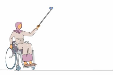 Tekerlekli sandalyedeki Arap kadın kullanıcının telefon ve sopayla selfie çekmesi. Toplum ve engelli toplum kavramı. Tek çizgi çizimi tasarım vektörü grafik çizimi