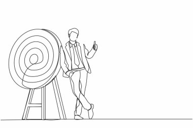Tek sıra halinde işadamı ya da yönetici ayakta duruyor ya da parmağını kaldırarak hedefe doğru eğiliyor. Ok hedefi tam olarak vurdu. Modern sürekli çizgi çizimi tasarım grafik vektör çizimi