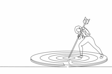 Odaklanma odaklı pazarlama hedef stratejisi, iş kadını hedefini okla işaretliyor. Elinde ok olan sevimli bir kadın, hedefi yerde vurdu. Amaçlara ulaşmak. Bir çizgi çizimi grafik tasarım vektörü