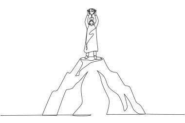 Sürekli bir çizgi halinde Arap işadamı, yüksek dağın tepesinde kupa tutuyordu. Başarı, hedef, başarı ve meydan okuma konsepti. Tek çizgi çizimi tasarım vektörü grafik çizimi