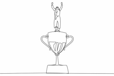 Tek sıra geriden bakan işadamı ödülün üstünde duruyor. İş için başarı ve takdir metaforu. Arap erkek iş ödülünü kutluyor. Devamlı çizgi çizimi grafik vektörü