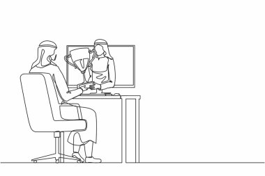 Genç Arap iş adamını çeken tek sıra monitörden mutlu bir ofis çalışanına altın kupa uzatıyor. Online yarışmada ödül. Aralıksız çizgi çizimi tasarım grafik vektör çizimi
