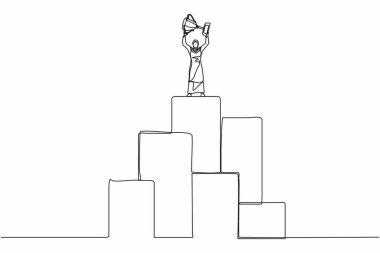 Büyük grafik çubuğunda duran ve kupayı kaldıran tek sıra Arap iş kadını. Kazanan poz. Başarı, hedef, başarı ve konsept. Bir çizgi çizimi grafik tasarım vektör çizimi