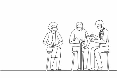 Corona, covid-19 'a karşı sürekli aşı çeken tek sıra, yüzü örtülü doktor ve şırıngayla aşılanmış yaşlı adam. Dokunulmazlık, bağışıklık, aşı. Bir çizgi çizimi tasarım vektörü illüstrasyonu