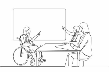 Meslektaşlarına sunum yapan engelli bir bayanı tek sıra halinde çekmek. İş kadını, iş stratejisi sunan tekerlekli sandalyedeki yaralı yöneticiyi dinliyor. Bir çizgi çizme tasarım vektörü