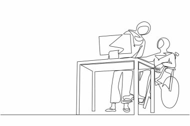 Tekerlekli sandalyedeki engelli Arap kadını çizen tek sıra masa ve bilgisayarın arkasındaki ofiste çalışıyor. Meslektaşımla iletişim ve etkileşim. Devamlı çizgi çizimi tasarım vektörü illüstrasyonu
