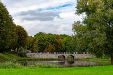 Ahrensburg 'un güzel beyaz şatosunun manzarası. Yüksek kalite fotoğraf