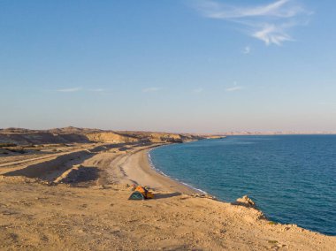 İran Körfezi 'ndeki Hengam Adası' nda güzel bir sahil. Yüksek kalite fotoğraf