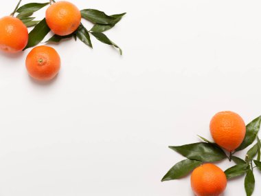 beyaz arkaplanda mandalina düzlüğü