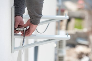 yeni bir klima ünitesi için bağlanma kurulumu