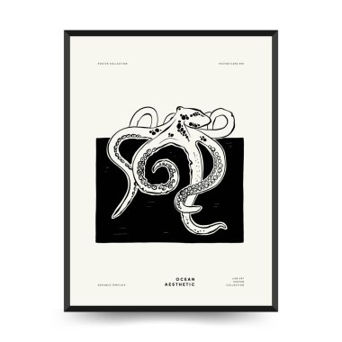 Soyut okyanus ve deniz posterleri şablonları. Modern deniz botanik modası siyah stil. Antika yosun, balık, kabuk. Mürekkep duvarı sanatı.