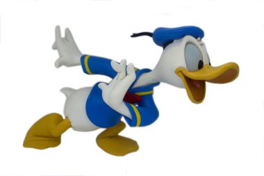 Portekiz, Algarve, Monchique. Ekim 2023 civarı. Donald Duck 'ın beyaz izole edilmiş arkaplanlı stüdyo resmi.