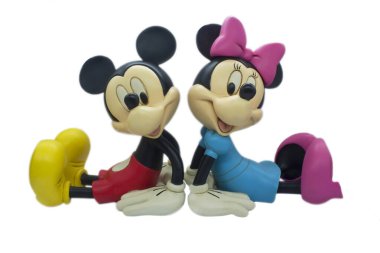 Portekiz, Algarve, Monchique. Ekim 2023 civarı. Micky Mouse ve Minnie Mouse 'un beyaz izole edilmiş arka planı. Stock Editör Fotoğrafçılığı