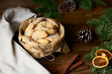 Geleneksel Noel Alman ve Avustralya kurabiyeleri Tahta bir arka planda Vanillekipferl.