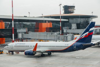 Moskova, Rusya - Ağustos 2021. Sheremetyevo terminalinin pistleri.