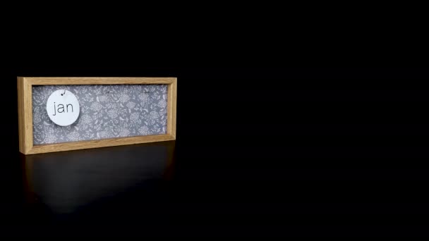 Деревянный Календарный Блок Показывающий Дату Января Рукояткой Надевающей Снимающей Металлические — стоковое видео