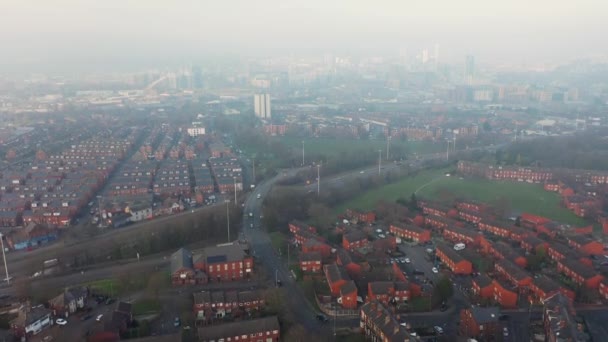 Foggy Rainy Aerial Drone Footage Town Centre Leeds West Yorkshire — Stok video