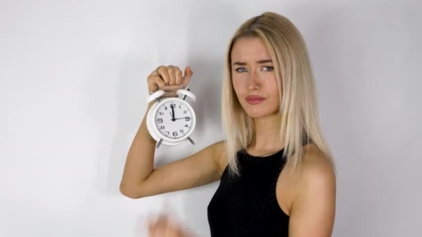 Attractive Blonde Haired Woman Holding Old Style Alarm Clock Set — Wideo stockowe