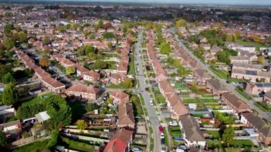 Woodthorpe kasabasının havadan çekilmiş görüntüleri, York, Kuzey Yorkshire, İngiltere 'nin güneybatısında bir banliyö..