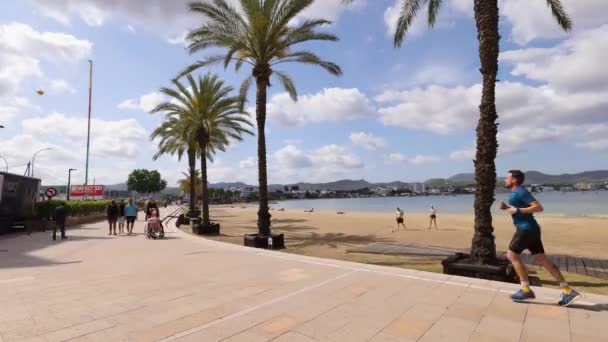 2023年5月24日 Ibiza Sant Antoni Portmany 西班牙Ibiza Sant Antoni Portmany镇的延时镜头 — 图库视频影像