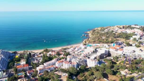 Εναέρια Πλάνα Από Την Όμορφη Πόλη Της Albufeira Στην Πορτογαλία — Αρχείο Βίντεο