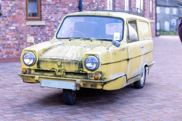 Classic Historic Reliant Robin Wheel Van Colour Yellow Used Show — Stock Photo, Image