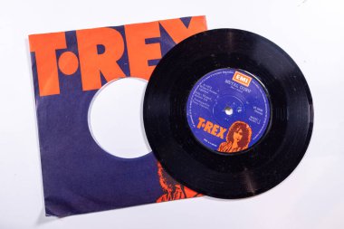 Londra İngiltere, 4 Şubat 2024 70 'lerin orjinal kolunda Metal Guru adlı T-Rex grubunun eski bir plağı.