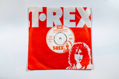 Londra İngiltere, 4 Şubat 2024 70 'lerin şarkısının orijinal kolunda Children Of The Revolution olan T-Rex' in eski bir plağı.