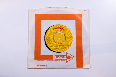 Londra UK, 4 Şubat 2024 Bill Haley and His Comets grubunun eski bir plağı 50 'lerin rock and roll şarkısı We' ll Rock Around the Clock in the Clock 'un orijinal koluyla