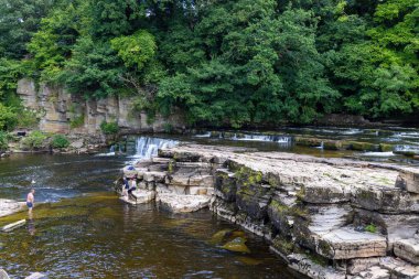 Richmond UK, 5 Ağustos 2024: Kuzey Yorkshire, İngiltere 'de bir pazar kasabası ve sivil kilise olan güzel Richmond kasabasının fotoğrafı