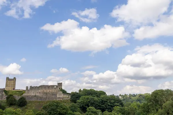 stock image Photo of the beautiful town of Richmond which is a market town and civil parish in North Yorkshire, England showing the historic Richmond Castle on a sunny day in the summer time