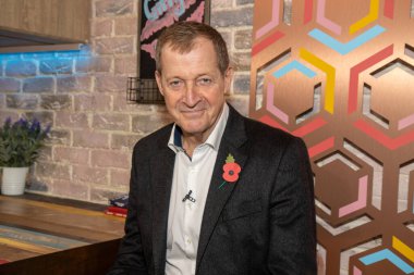 Leeds UK, 21 Eylül 2020: Eski İngiltere Başbakanı Tony Blair 'in sözcüsü Alastair Campbell rolüyle en çok tanınan yazar, haberci ve stratejist Leeds' teki canlı bir televizyon programının setinde