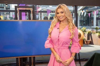 Leeds UK, 19 Nisan 2021: Ünlü İngiliz modeli, televizyon kişiliği ve eski güzellik kraliçesi Christine McGuinness ITVBe reality şovu The Real Housewives of Cheshire 'da yer aldı.