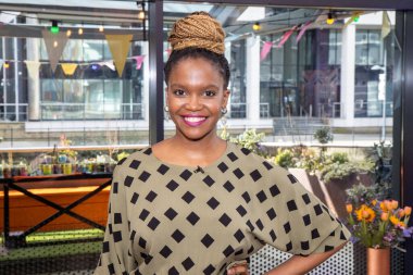 Leeds UK, 1 Temmuz 2020: Profesyonel dansçı ve TV sunucusu Oti Mabuse İngiliz televizyon dizisi 