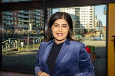 Leeds UK, 15 Şubat 2022: Ünlü Sayeeda Warsi, Barones Warsi, İngiliz avukat, politikacı ve Muhafazakar Parti 'nin eş başkanlığını yapan Lordlar Kamarası üyesi.