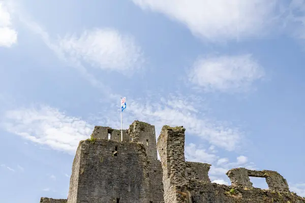 stock image Photo of the beautiful town of Middleham in Leyburn in North Yorkshire in the UK showing the British historic Middleham Castle on a sunny day in the summer time